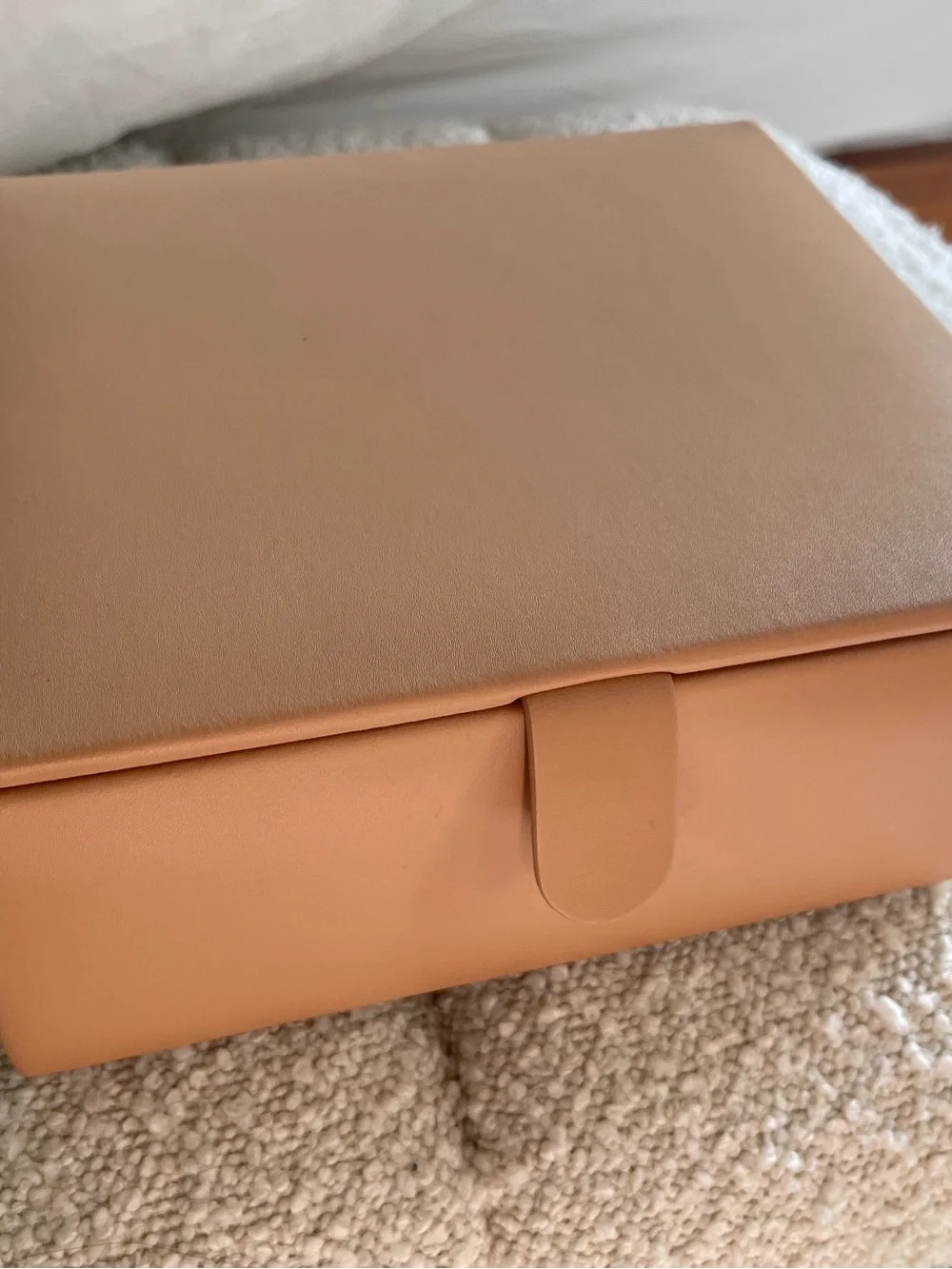 Mejuri Beige Jewelry Organizer with Ring Rolls and Compartments